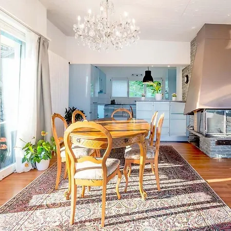 In Splendid With Parking-stunning View Guest house